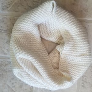 Cream knit scarf